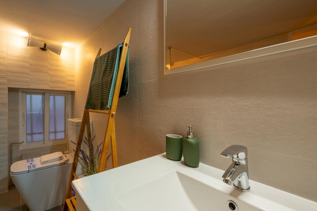 1 Bedroom 1 Bathroom Furnished - Lavapies - Duplex Madrid Exteriör bild