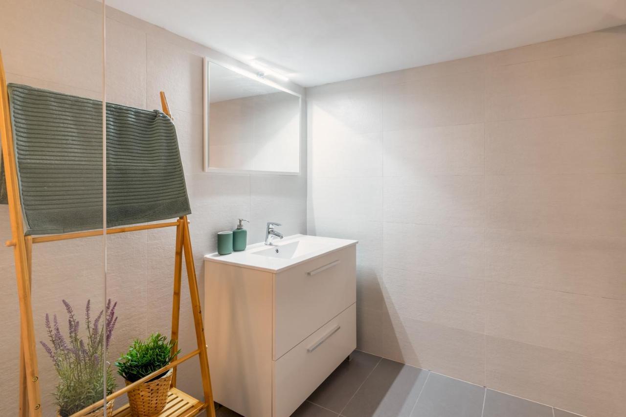 1 Bedroom 1 Bathroom Furnished - Lavapies - Duplex Madrid Exteriör bild